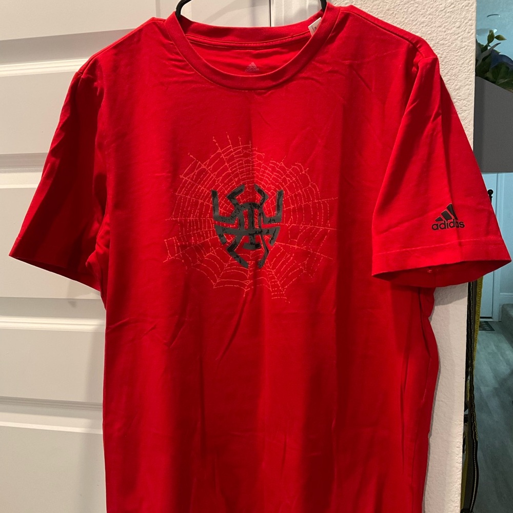 Mens size medium Adidas t-shirt